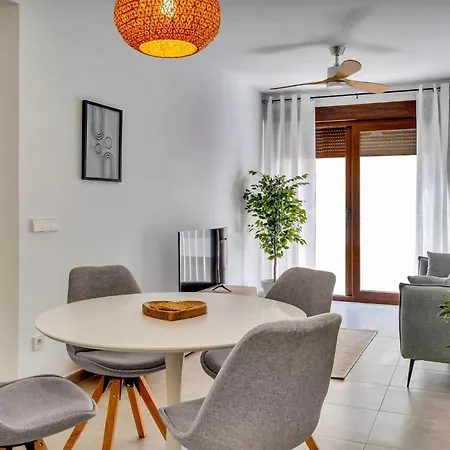 Welcome One - By Aldertons Apartman